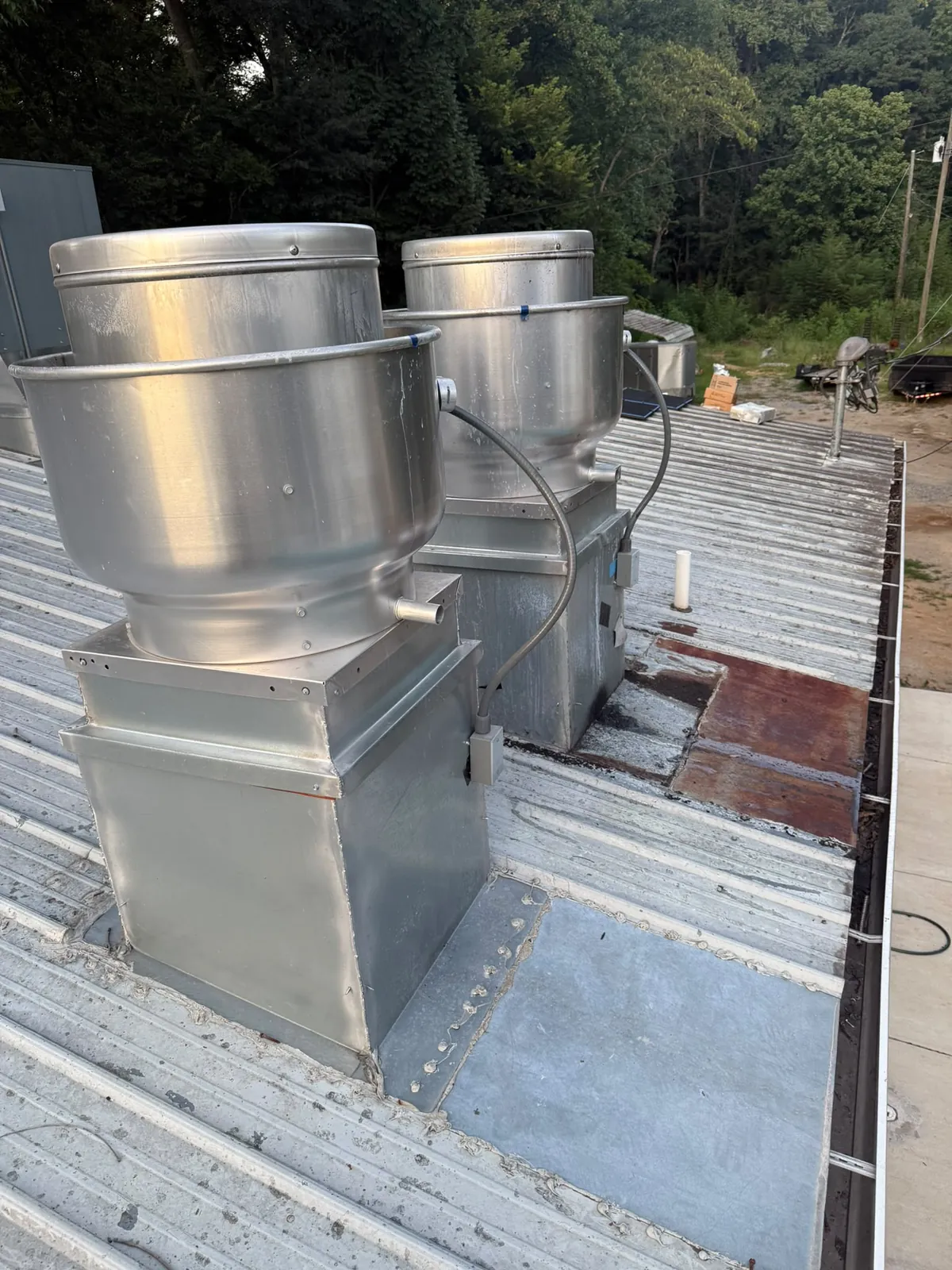Grease buildup on a roof before pre-cleaning